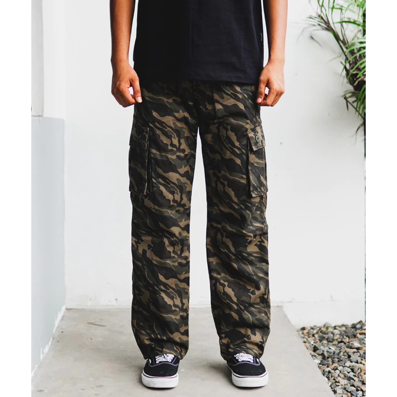 MUGGLE CARGO PANTS CAMO (1)